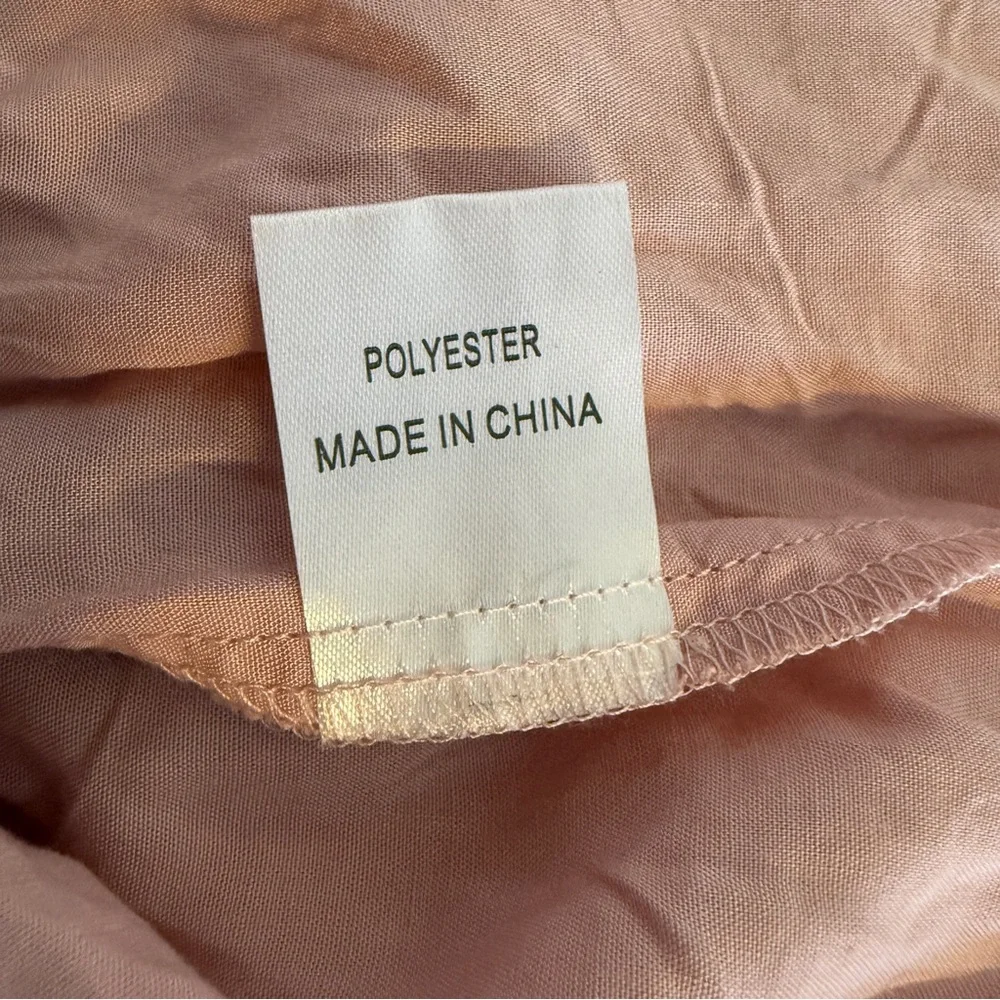 NWT Hello Molly Blush Pink Dress – Romantic & Flowy
Women’s Size XS - Picture 8 of 11